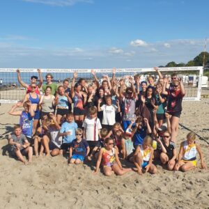 CoolVolleys Gruppenbild Jubel nach Turnier